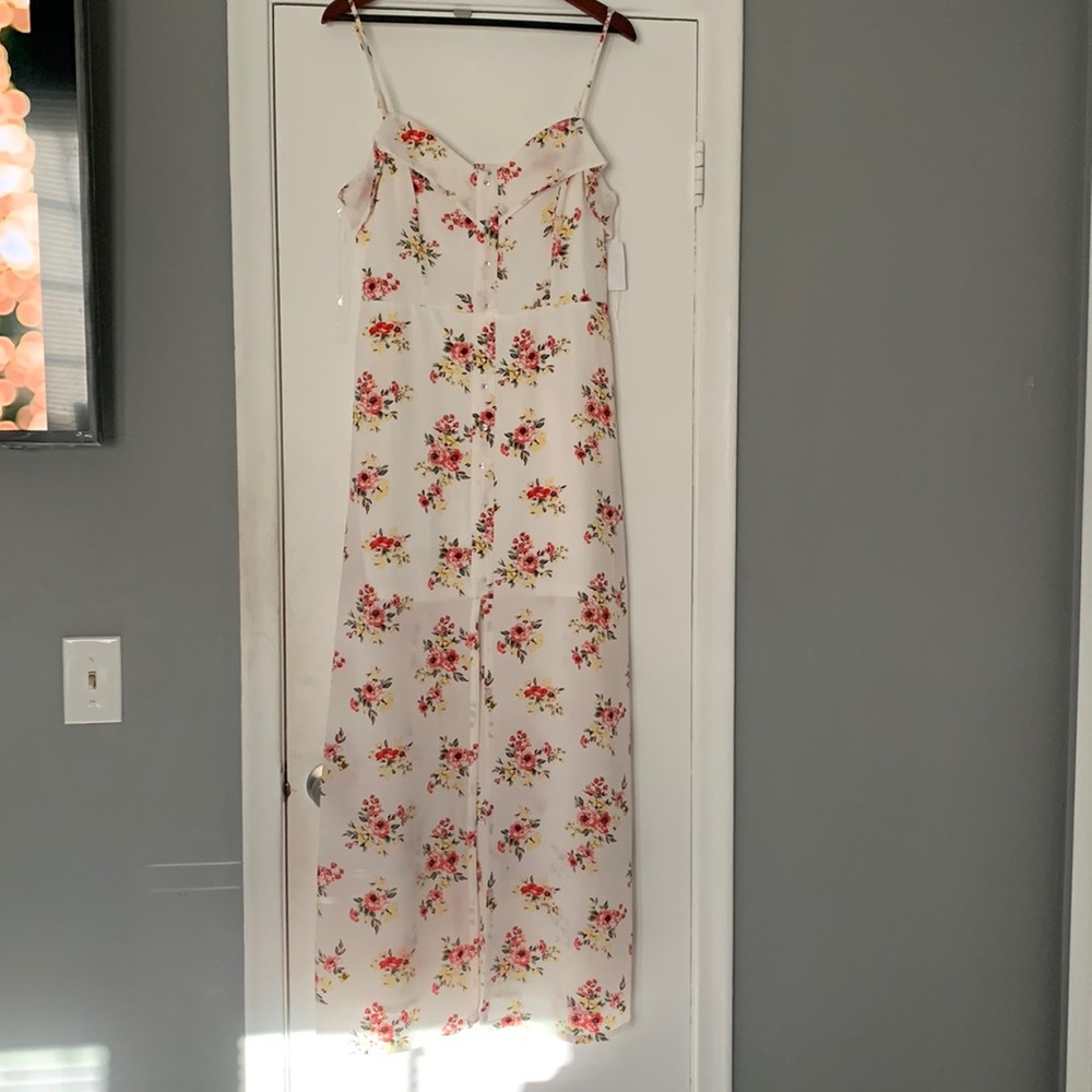 NEW never been wore white floral sundress.